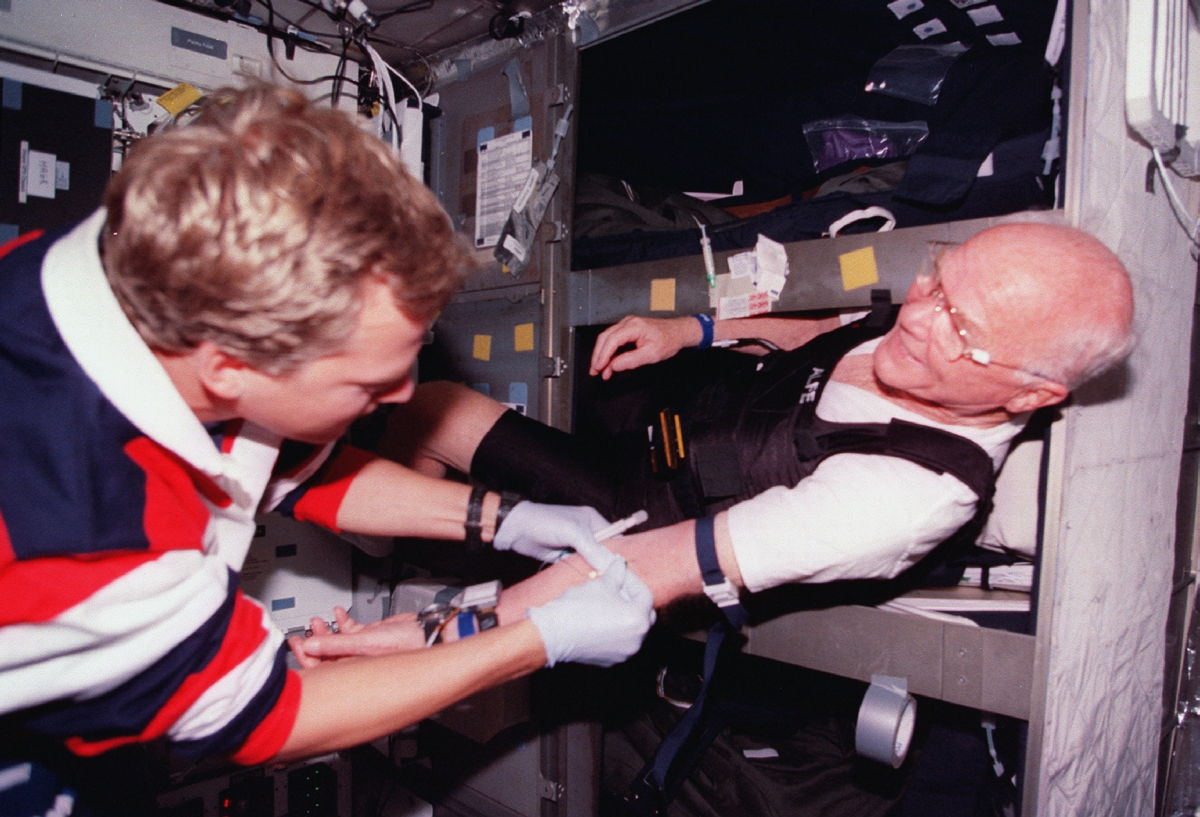 Space Station to Get New Insomnia-Fighting Light Bulbs